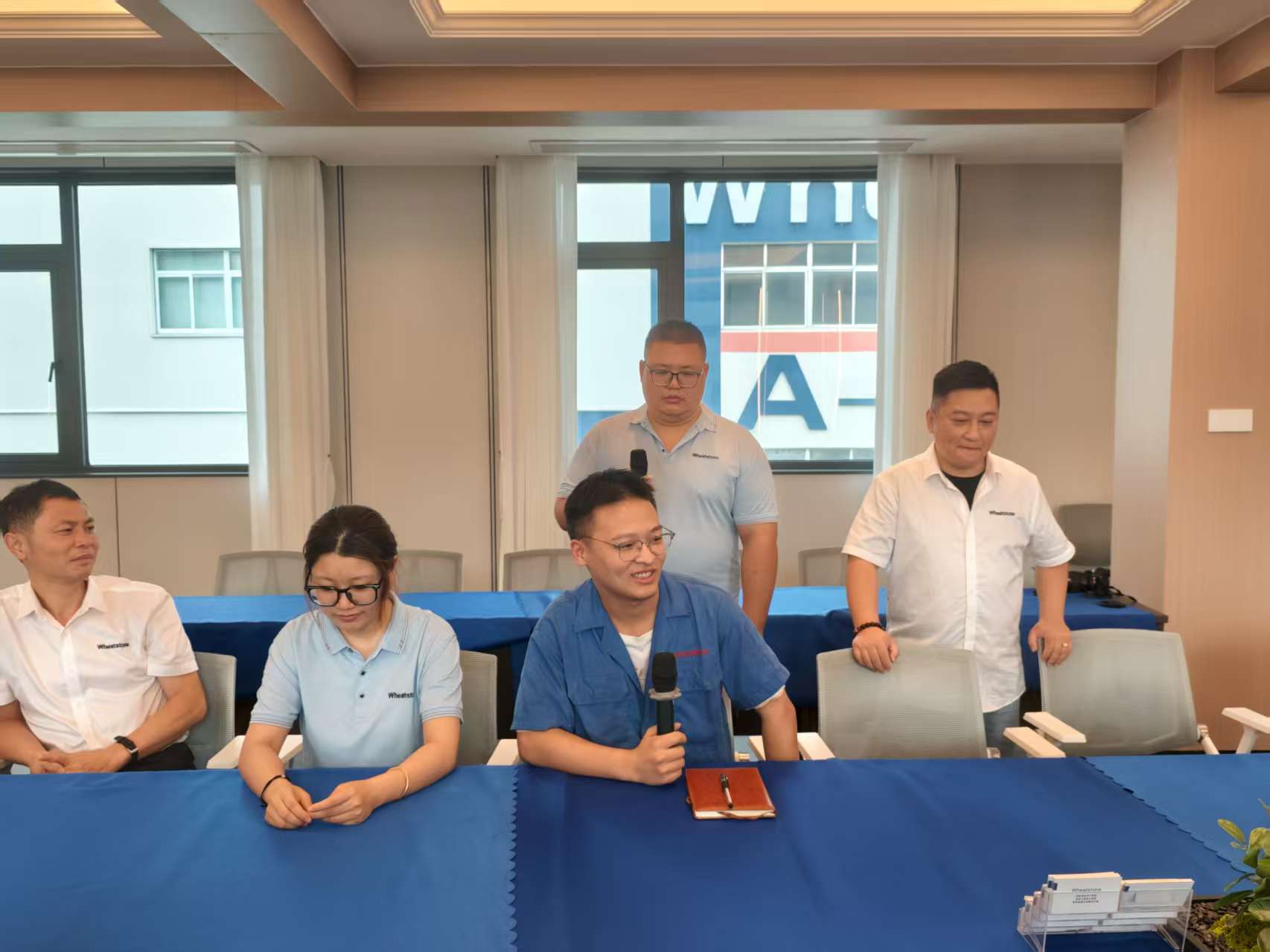 15551129.jpg 15551129.jpg